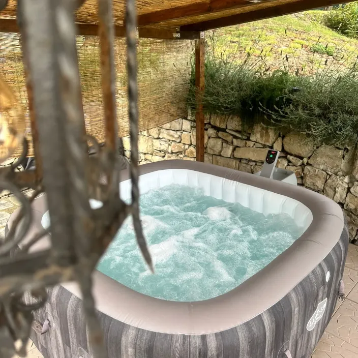 Piscina idromassaggio riscaldata