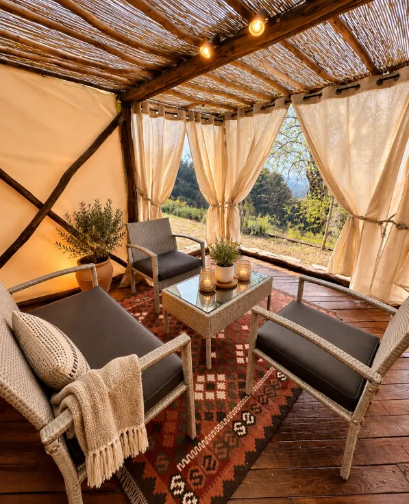Solottino privato in pergola Robinia