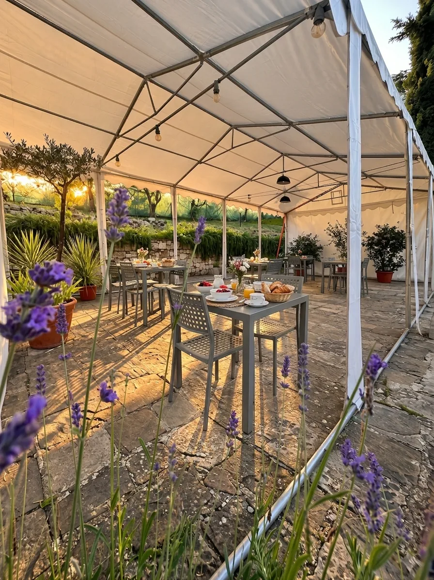 Outdoor breakfast surrounded by lavender at Agriturismo Tassinaia